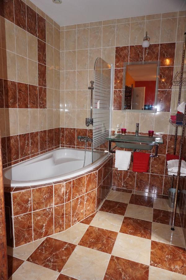 Les Centauris Bed & Breakfast Pléguien Екстериор снимка
