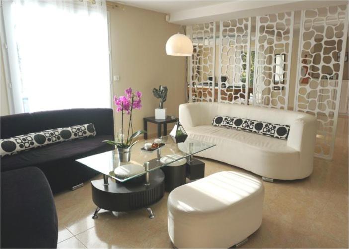 Les Centauris Bed & Breakfast Pléguien Екстериор снимка