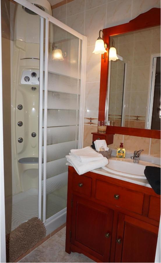 Les Centauris Bed & Breakfast Pléguien Екстериор снимка