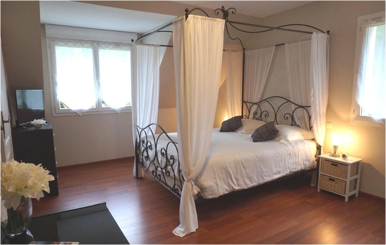 Les Centauris Bed & Breakfast Pléguien Екстериор снимка